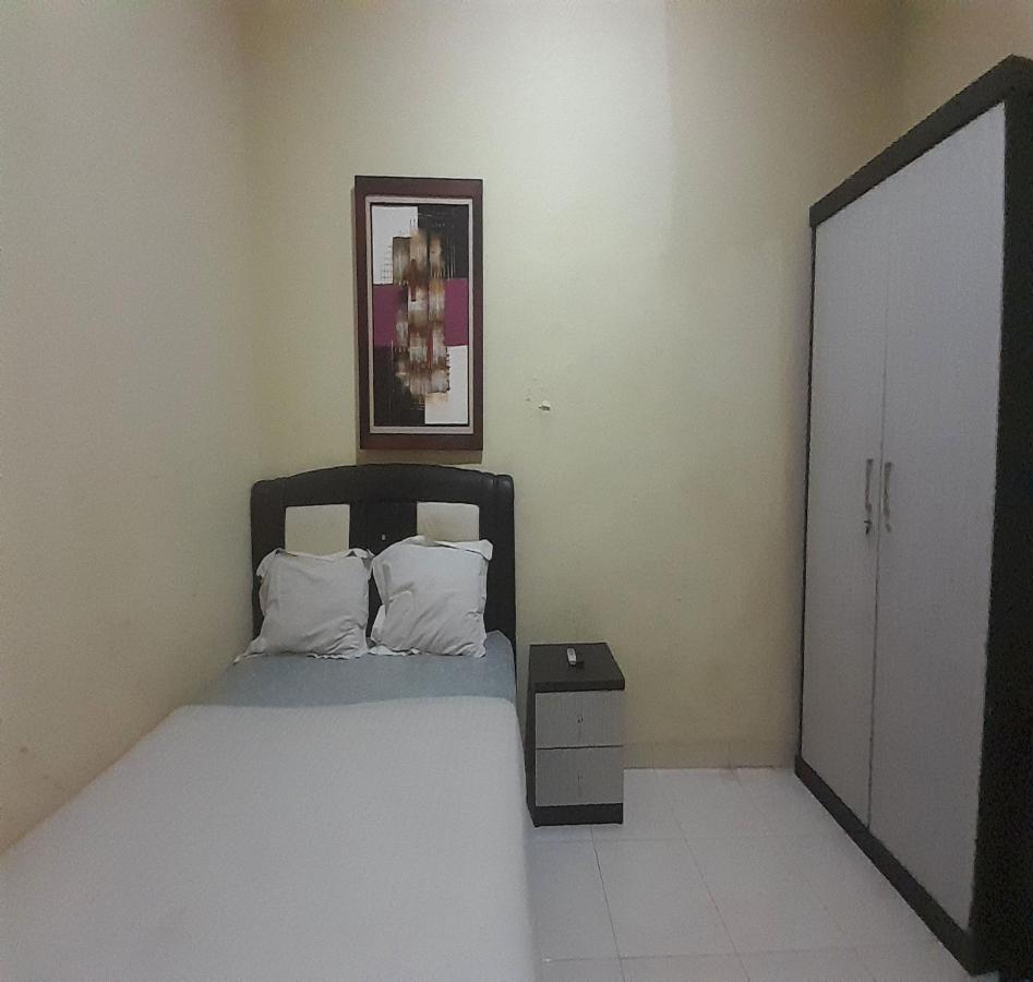 Oyo 93417 Homestay Bunga Rinte Syariah Near Komp Perumahan Stella Ressidence 2 Medan Exterior foto